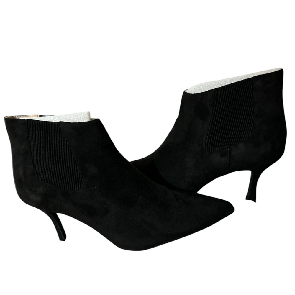 NEW TRU comfort foam black suede pointed toe heel
Boots size twelve very nice 😊